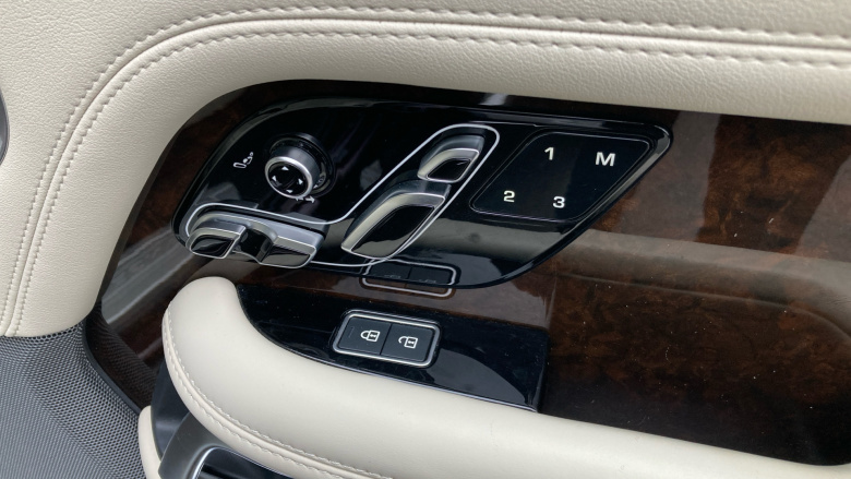 Land Rover Range Rover 2.0 P400e Vogue 4dr Auto Estate